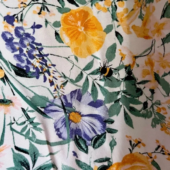 Bees and Flowers Knit Top - Picture 3 of 5